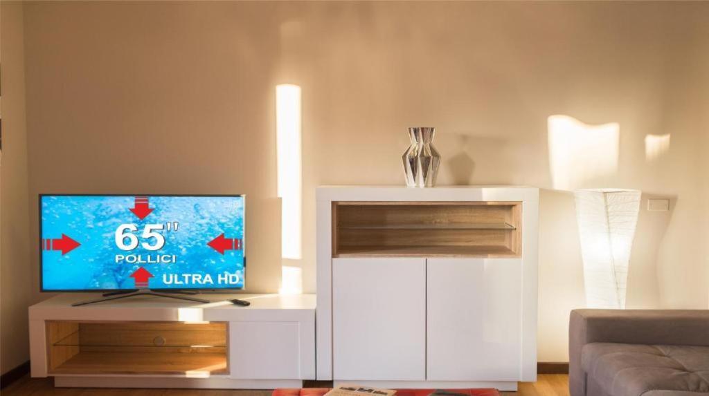 Arcave Luxury Apartment Сирмионе Экстерьер фото